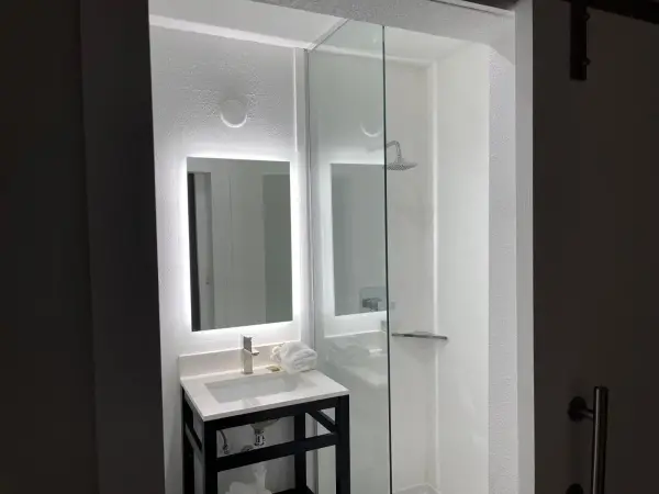 Roy Inn & Suites -Sacramento Midtown